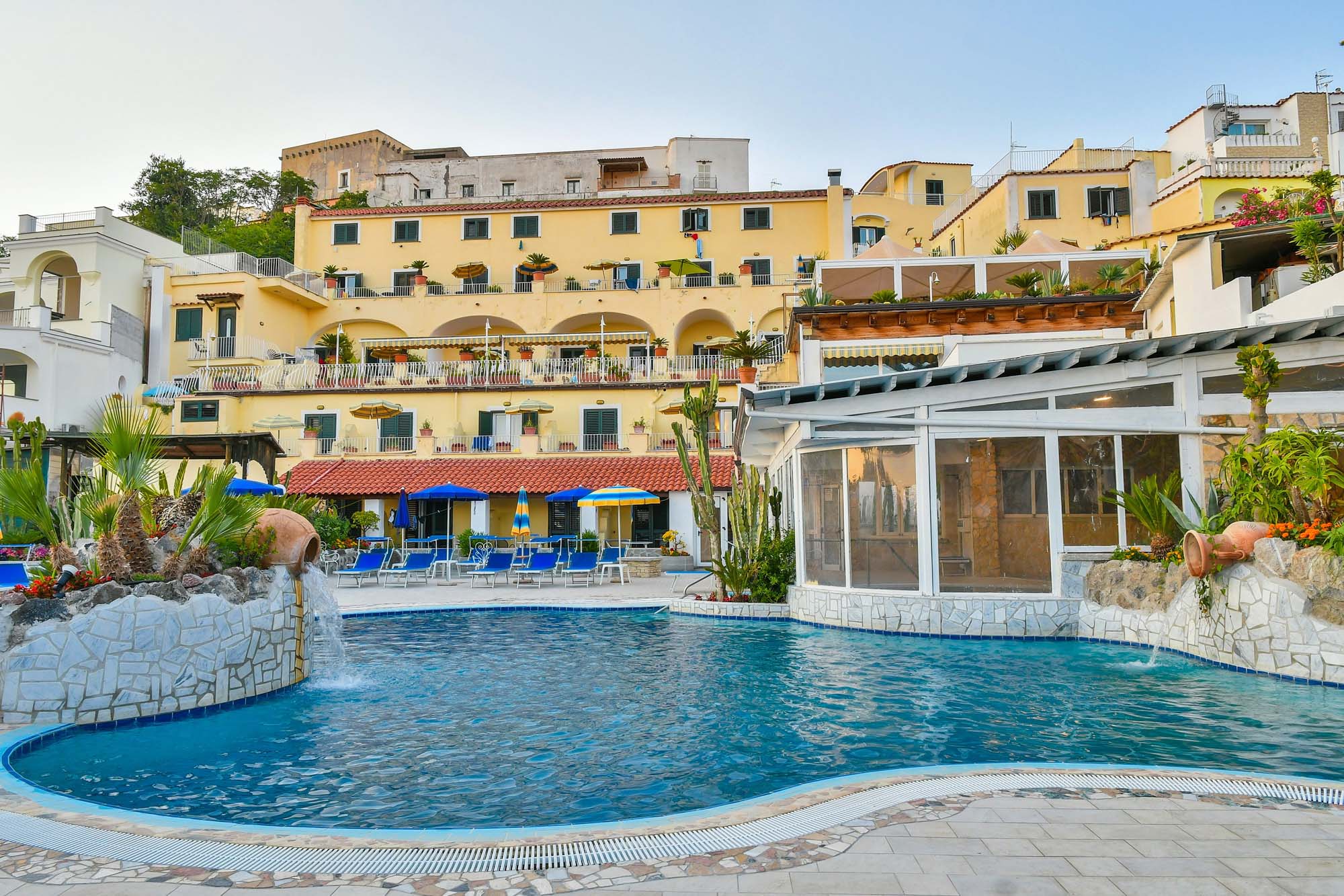 Lastminute Giugno Hotel Saint Raphael Barano d Ischia Terme Vista Mare e Cure Termali Spiaggia dei Maronti